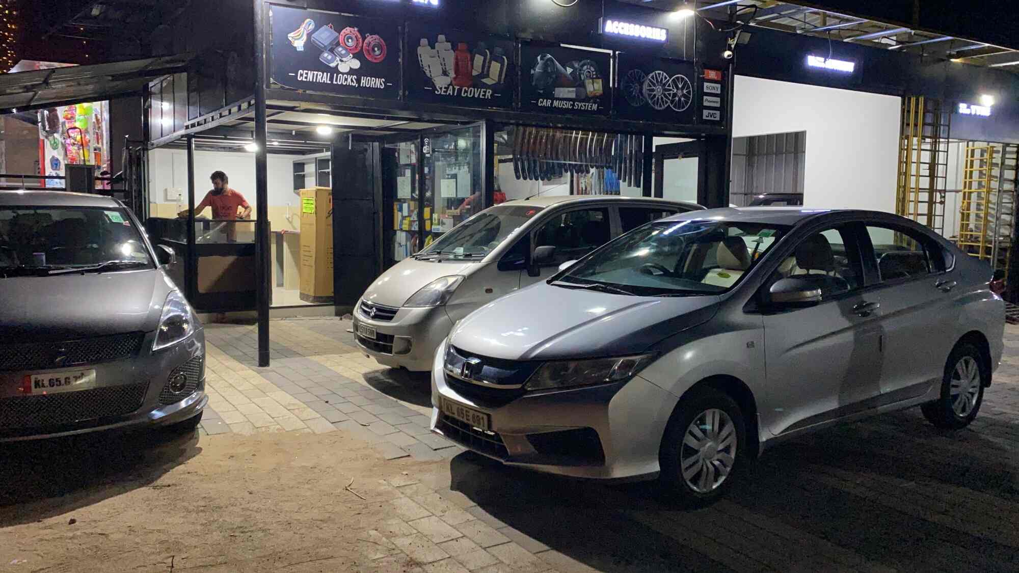 M4 Wheel Alignment Service And Car Accessory in Tirurangadi,Malappuram Best Wheel Alignment