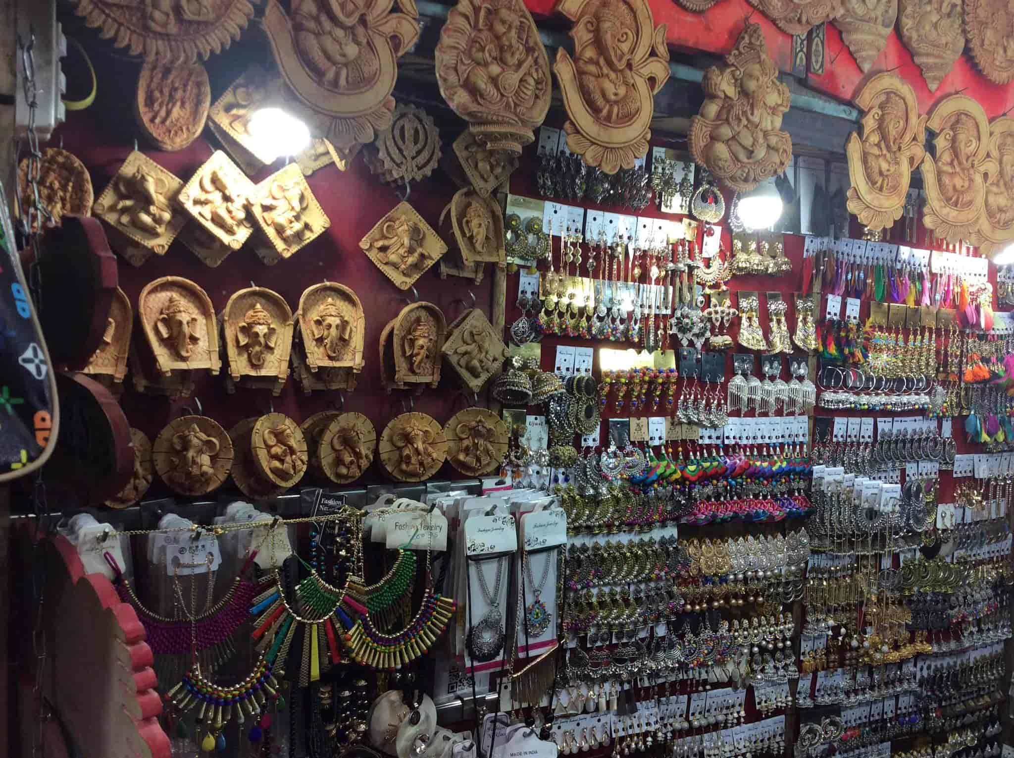 Lucky Gift Corner Photos Mall Road Manali Pictures Images Gallery Justdial We provide family himachal holidays, himachal tour packages, kullu. lucky gift corner photos mall road