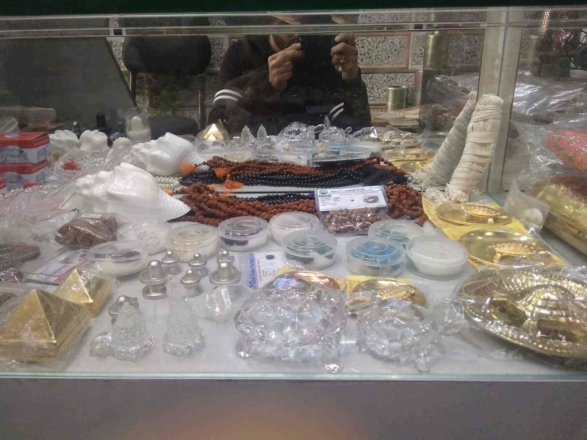 Top Gemstone Distributors in Meerut जेमस्टोन डिस्ट्रीब्यूटर्स, मीरुत