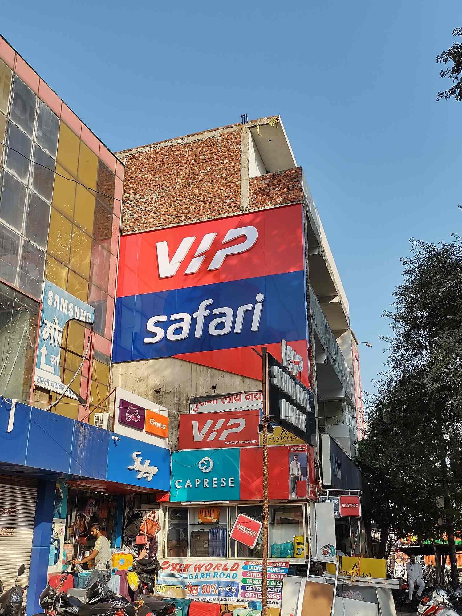 Vip World in Garh Rd Meerut,Meerut Best SafariBag Dealers in Meerut