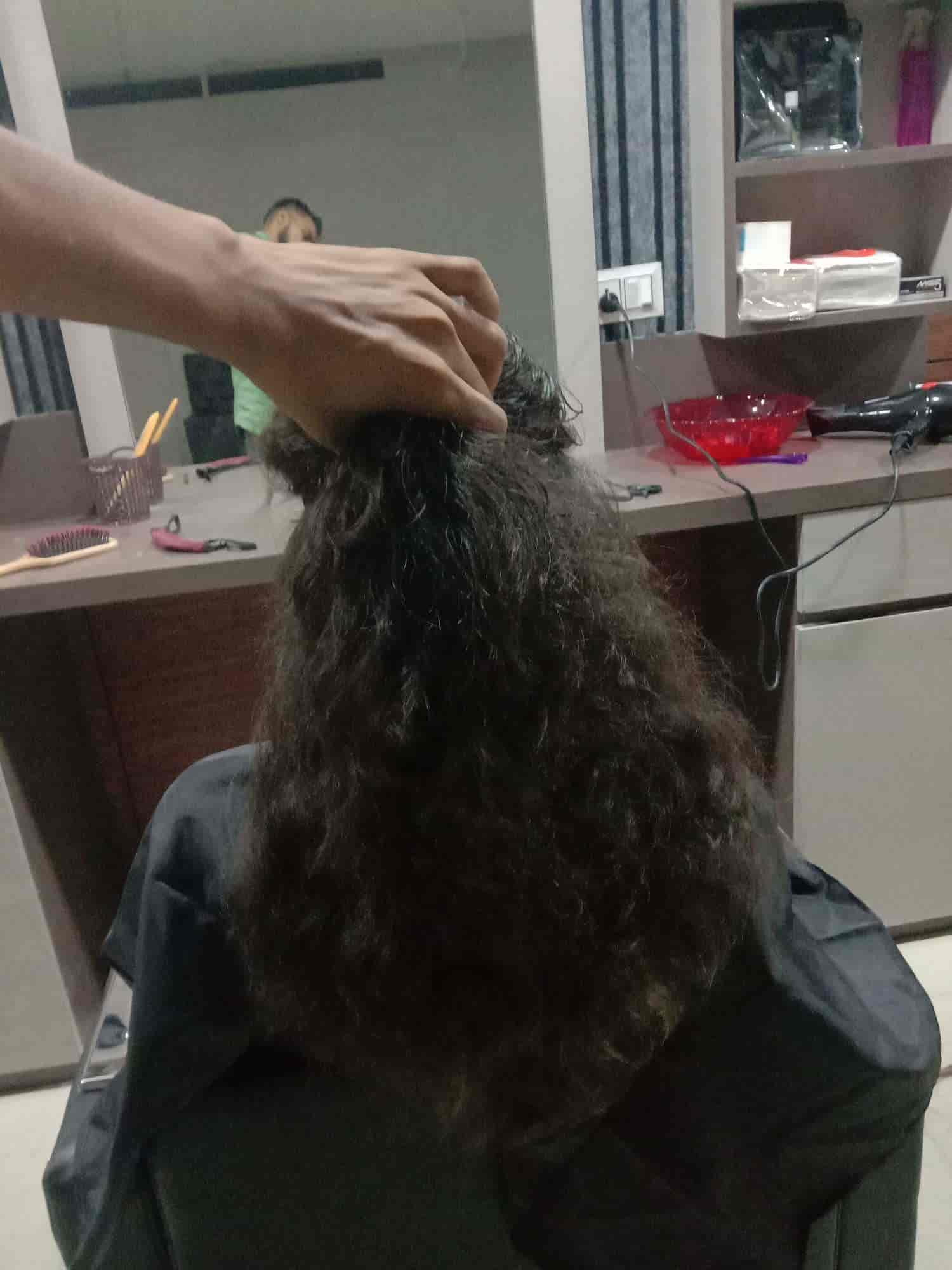 Unique Beauty Saloon & Ayurveda Spa Center in Delhi Road Meerut,Meerut