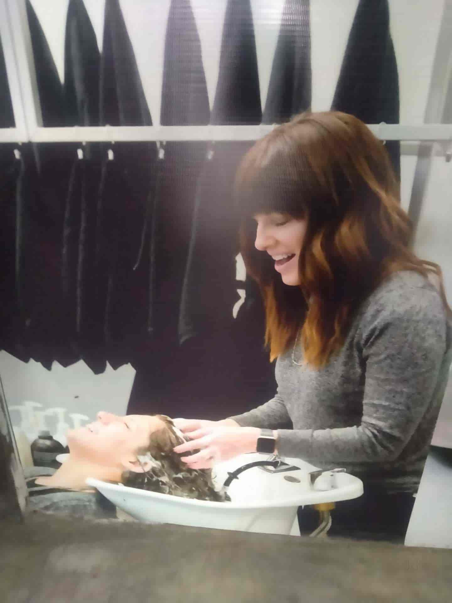 Unique Beauty Saloon & Ayurveda Spa Center in Delhi Road Meerut,Meerut