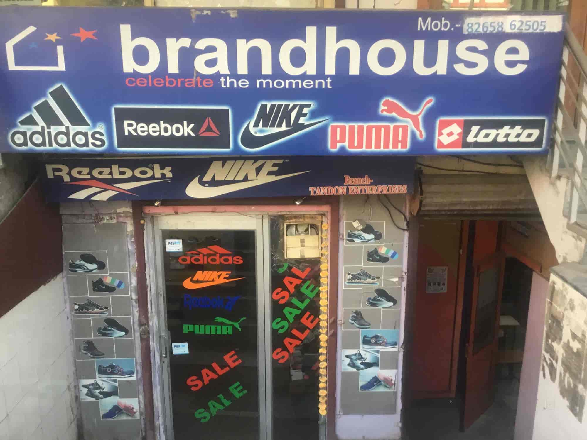 Reebok showroom sales in lajpat nagar