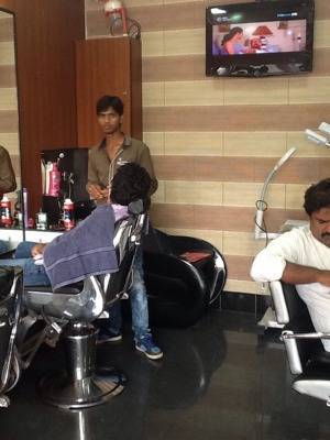 Mateens London Hair Studio in Vile Parle West,Mumbai - Best Unisex Salons in Mumbai - Justdial Mateens London Hair Studio in Vile Parle West,Mumbai - Best Unisex Salons in Mumbai - Justdial