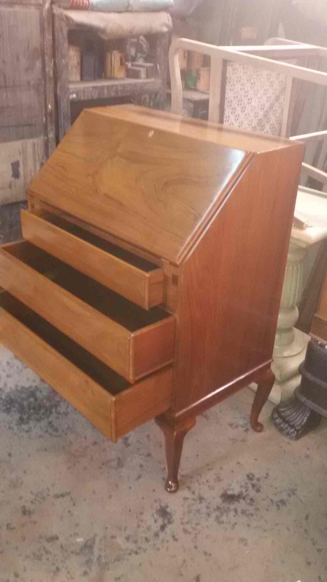 Mohd Idris Khan & Sons in Jogeshwari West,Mumbai Best Second Hand Furniture Buyers in Mumbai