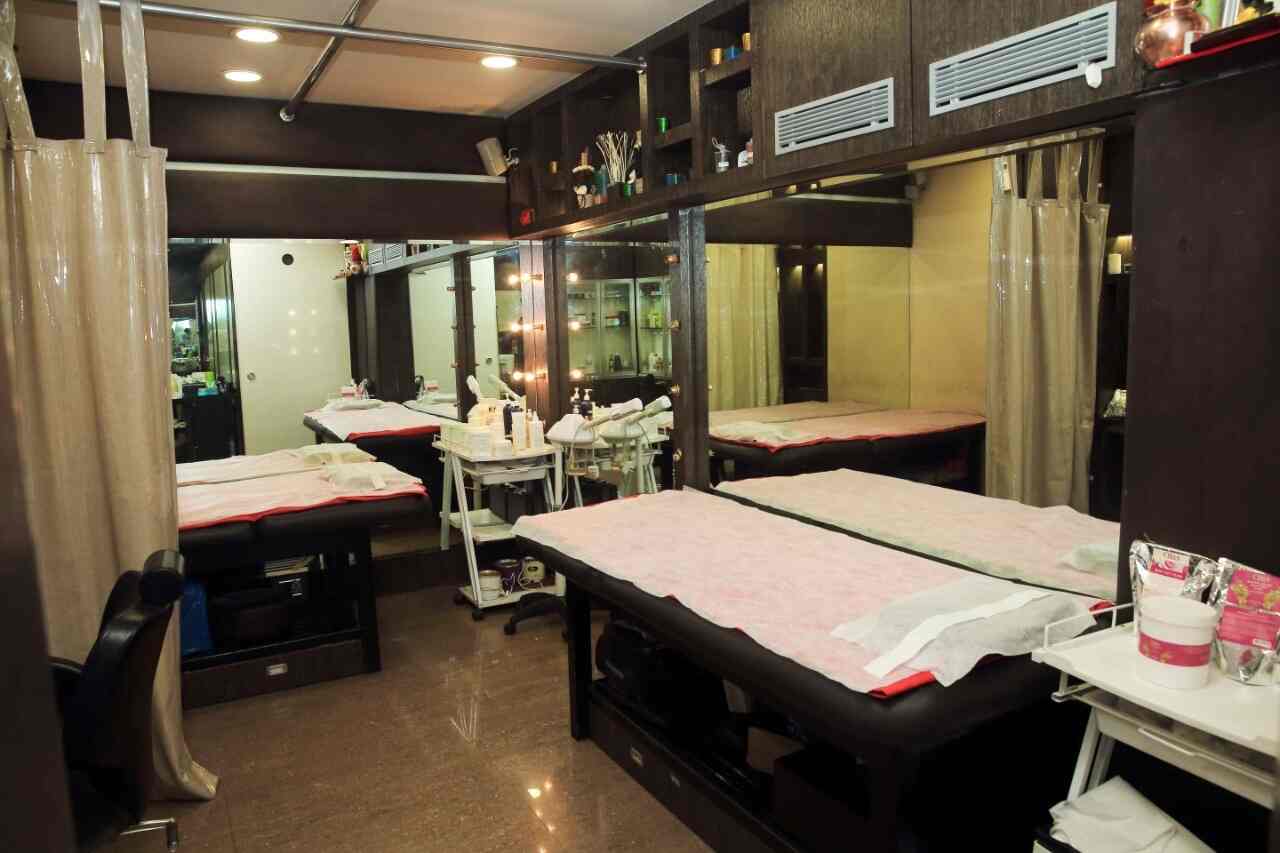 Welldone Unisex Salon N Spa in Goregaon West,Mumbai Best Beauty