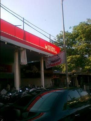 hero showroom in andheri east