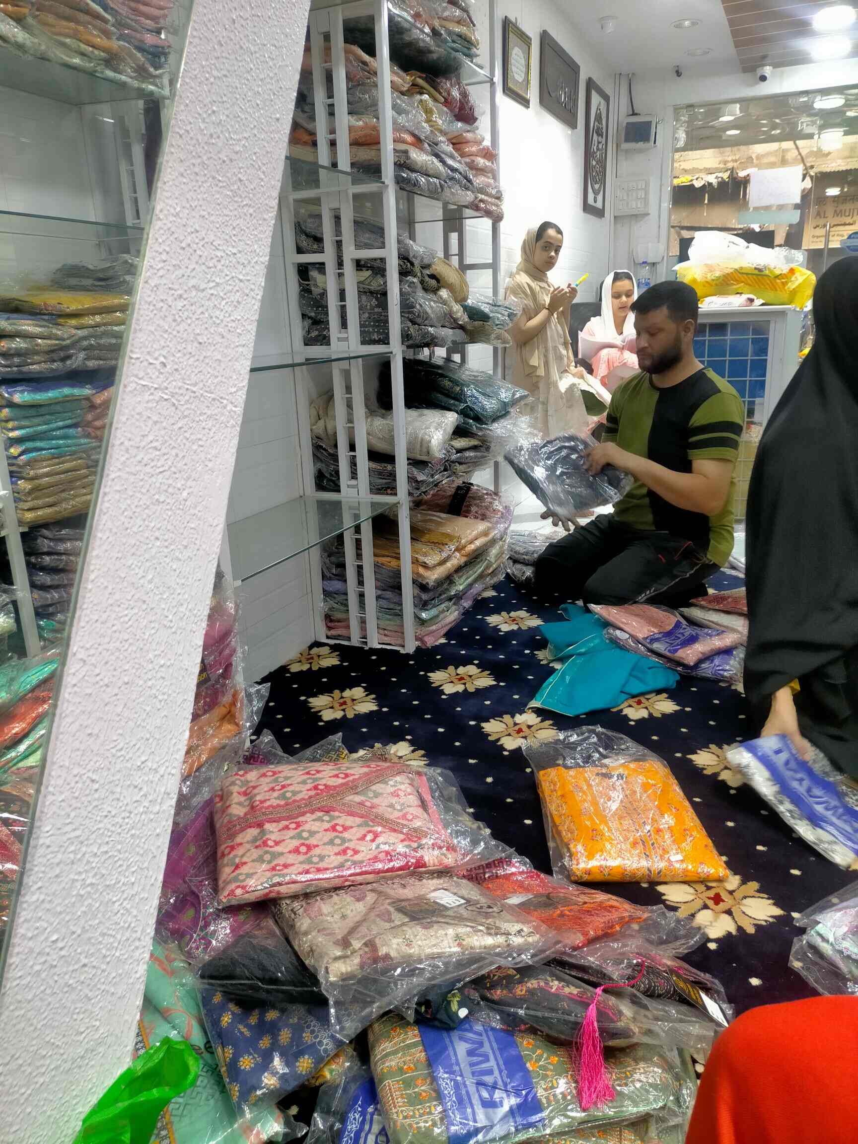 Top Women Readymade Garment Wholesalers in Malad West Best Women