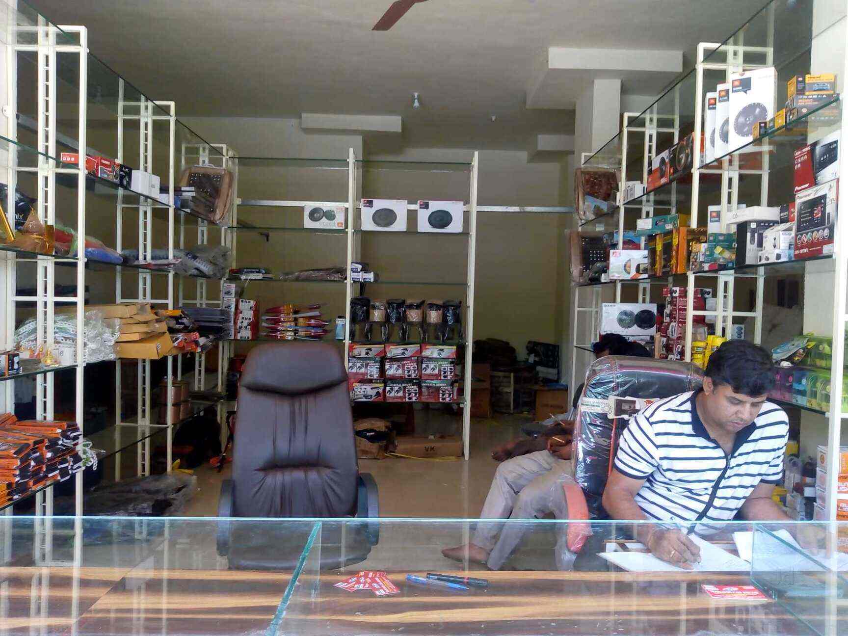 Mahavir Car Decor in Kharghar,Mumbai Best FordCar Accessory Dealers