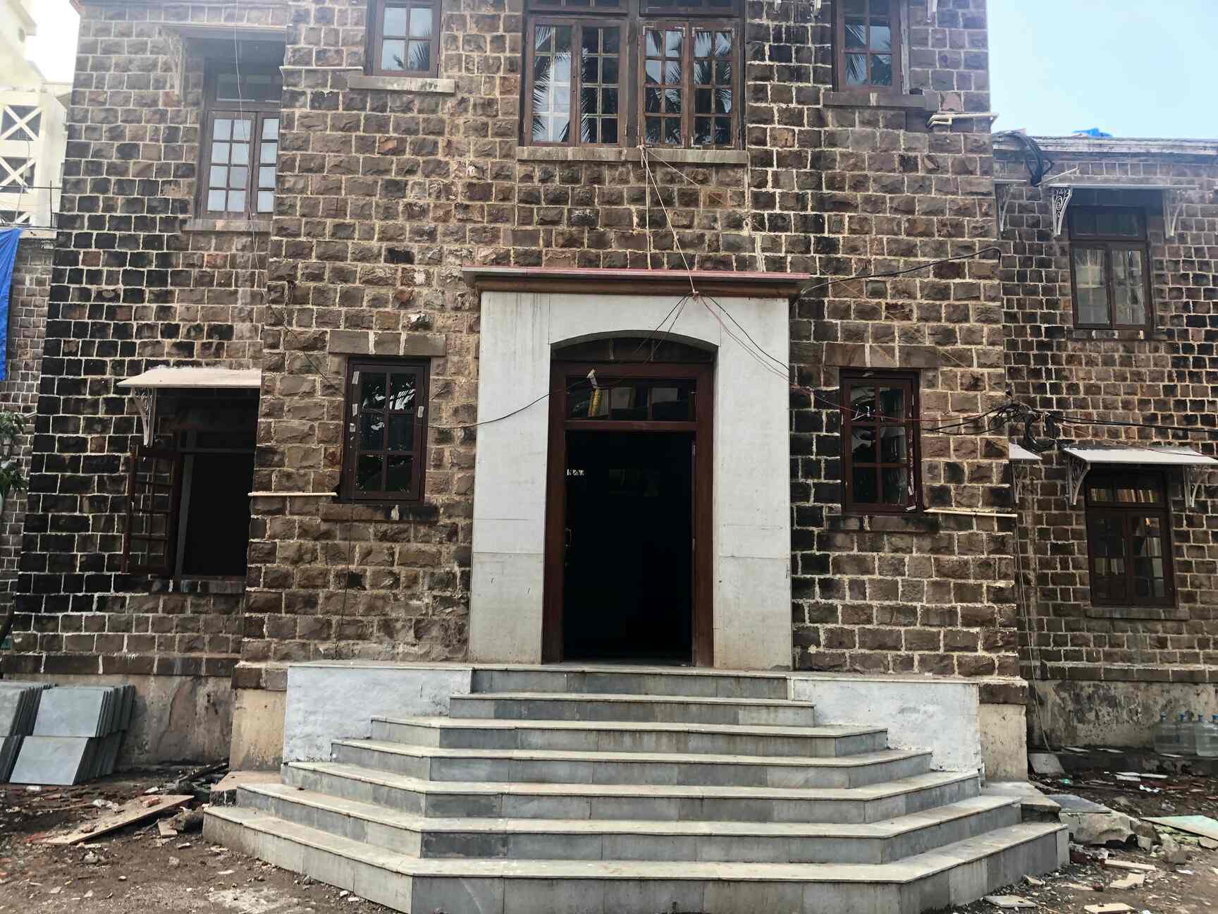 Top Bungalows For Film Shooting In Madh in Kandivali West, Mumbai