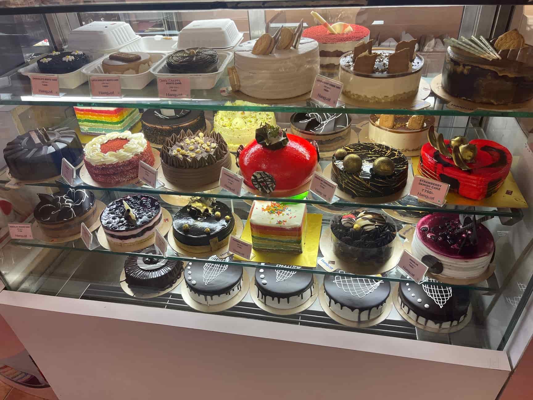 Top more than 123 hangout cakes vile parle super hot in.eteachers