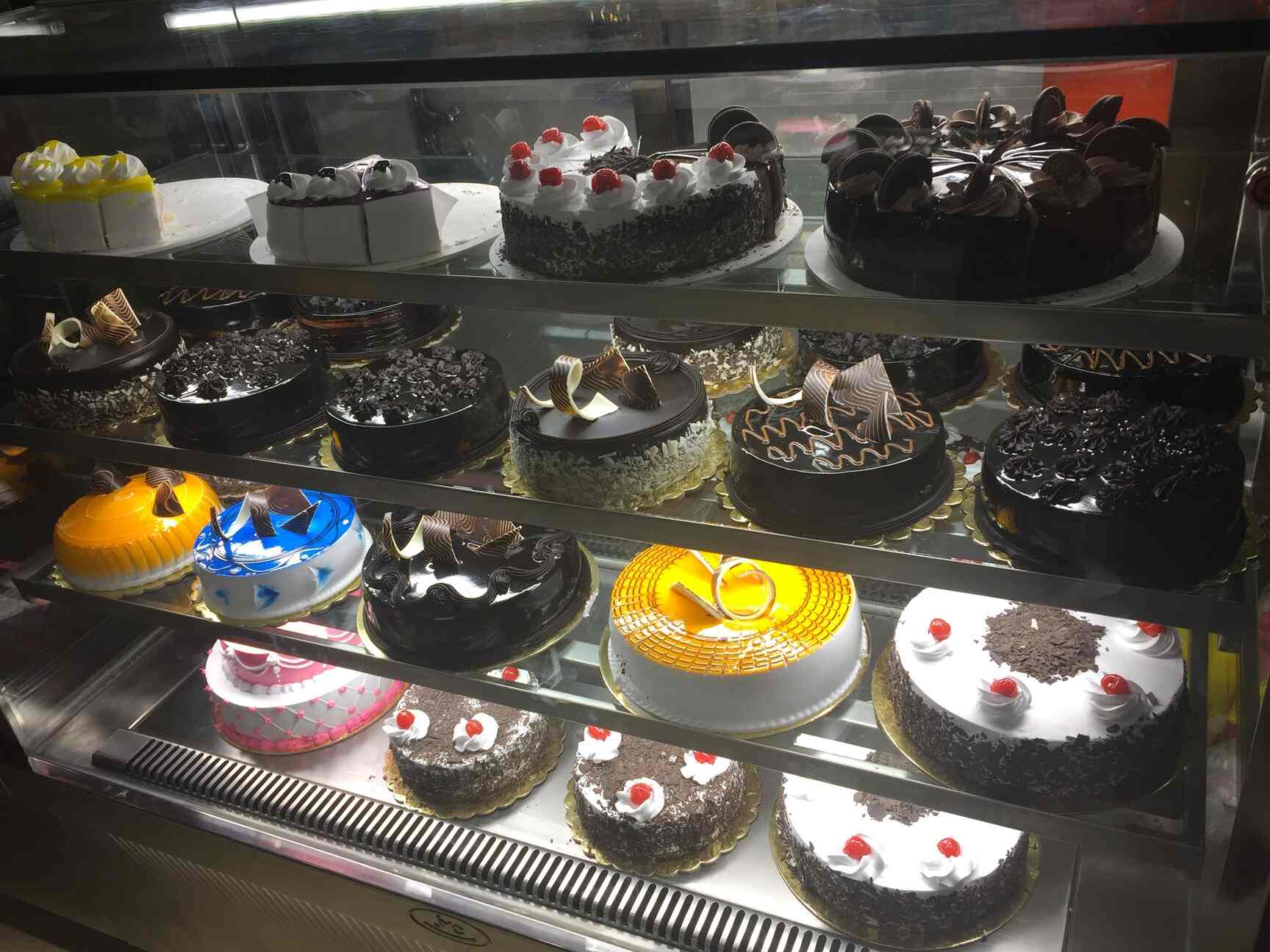 Iyengar Cake Palace in Kalamboli,Mumbai Best Cake Shops in Mumbai