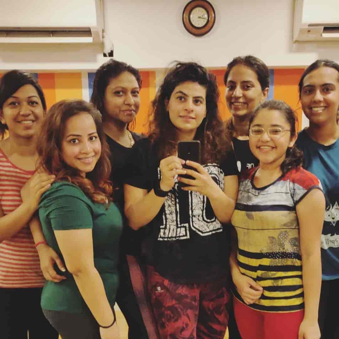 Top Aqua Zumba Classes in 90 Feet RoadKandivali East Best Water