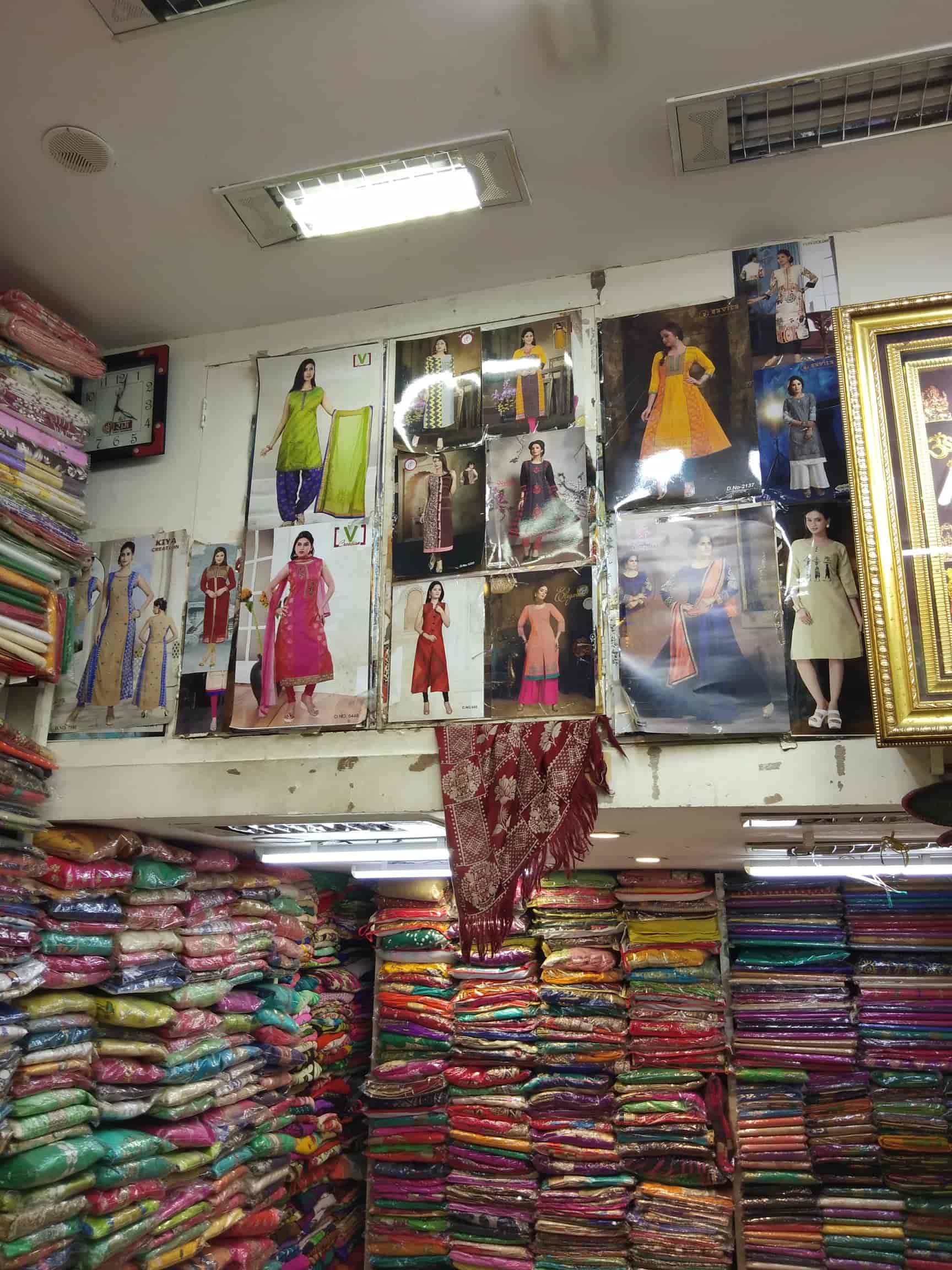 Shree Ram Family Showroom in Fort,Mumbai Best Readymade Garment