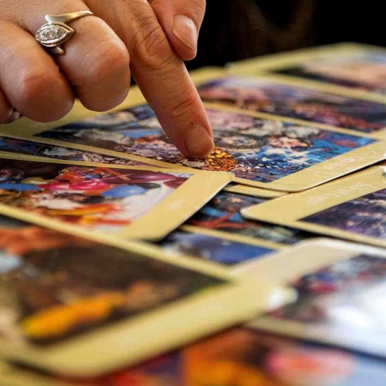 Vaishaki Karnik S Tarot Reading And Crystal Solutions Borivali West Astrologers In Mumbai Justdial