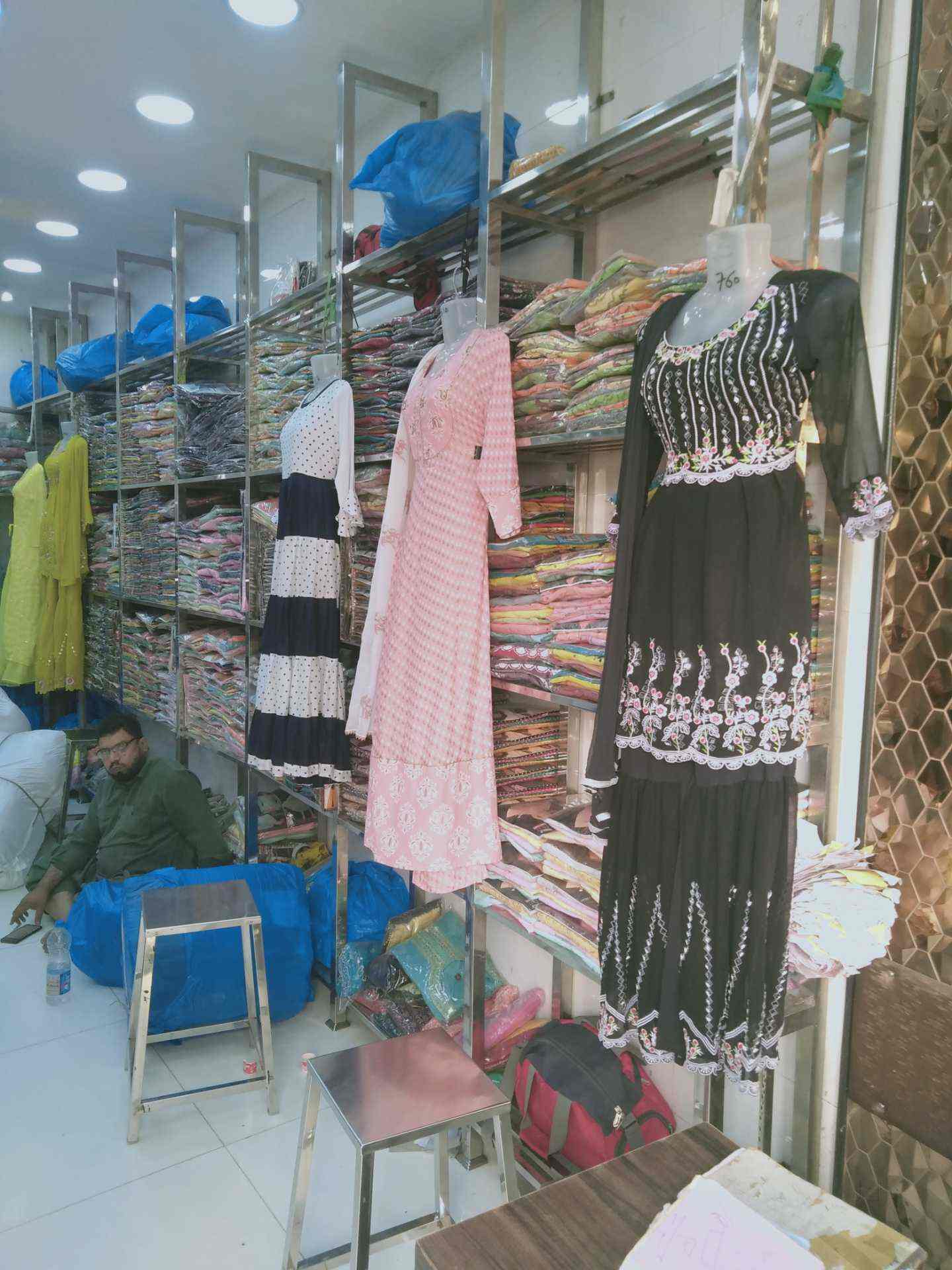 Shifa Garments in Bandra East Mumbai Best Readymade Garment