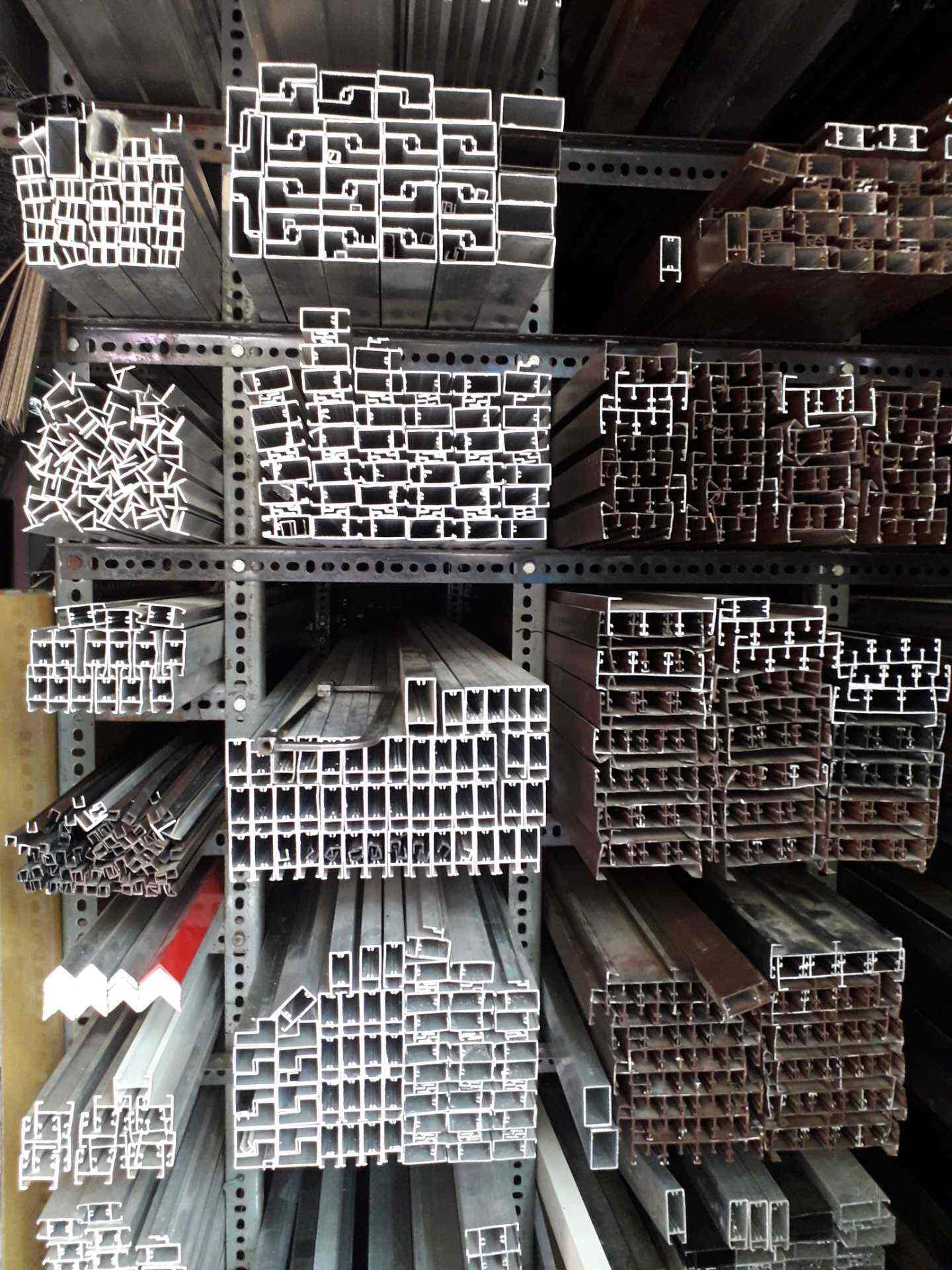 Lucky Aluminium, Thane West Aluminium Pipe Dealers in Thane, Mumbai