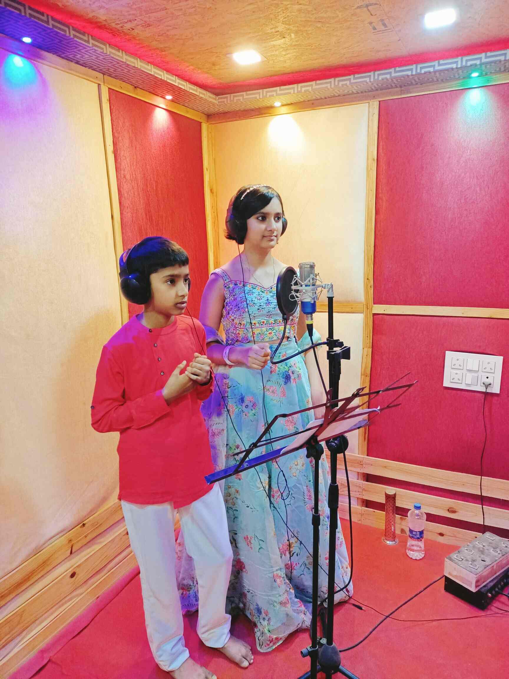 Top Private Music Classes For Harmonium in Nerul, NaviMumbai near me