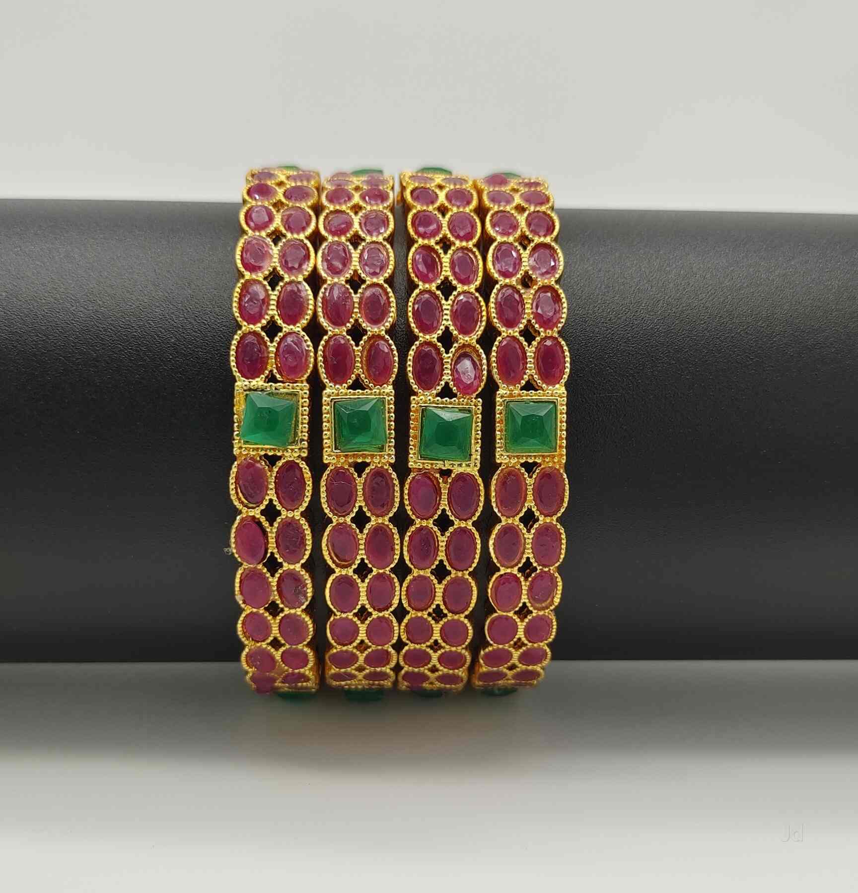 Top Meenakari Bangle Manufacturers in Pune मीनाकारी बंगले मनुफक्चरर्स