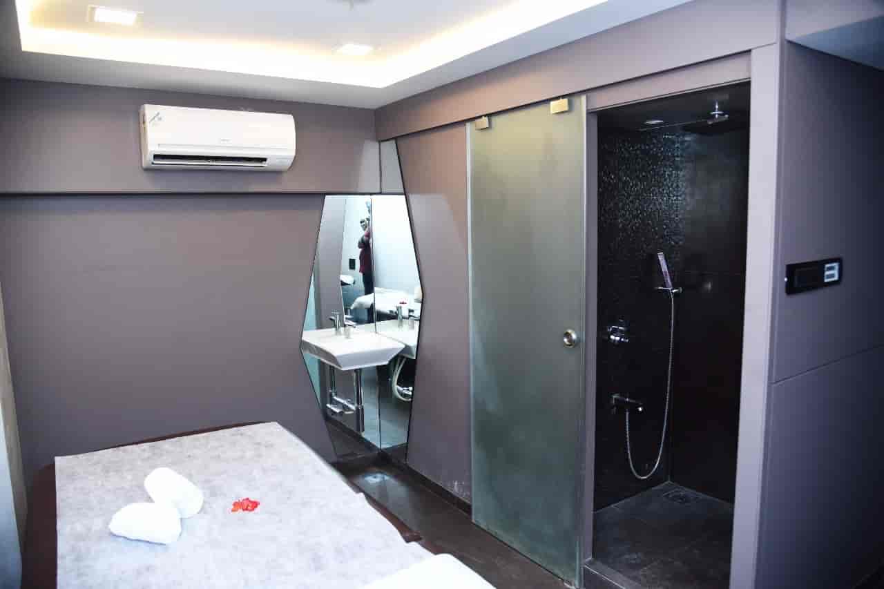 Shivas Signature Salon in Mulund West,Mumbai Best Salons in Mumbai