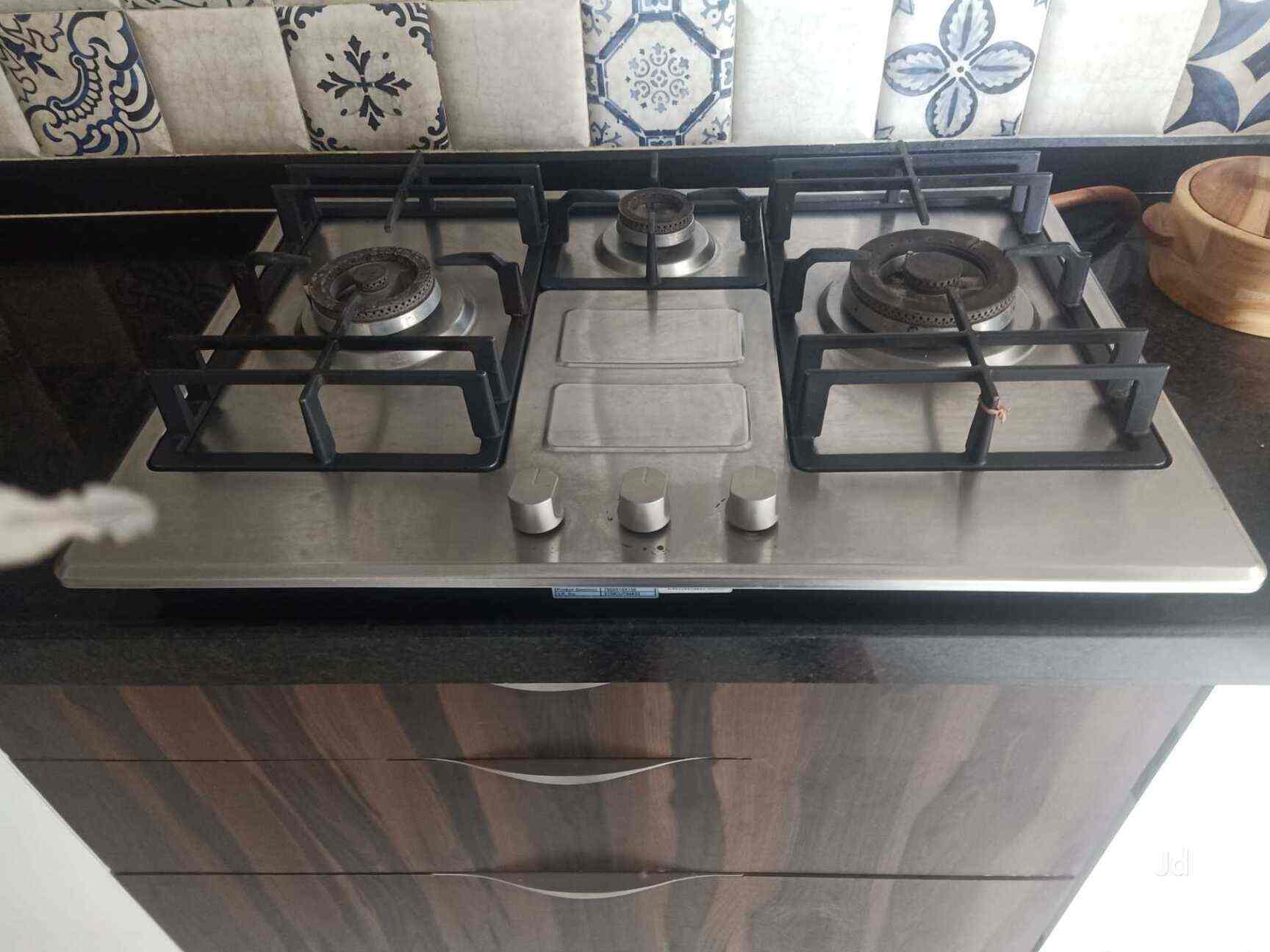 TRS Services in Mira Road East,Mumbai Best SunflameGas Stove Repair