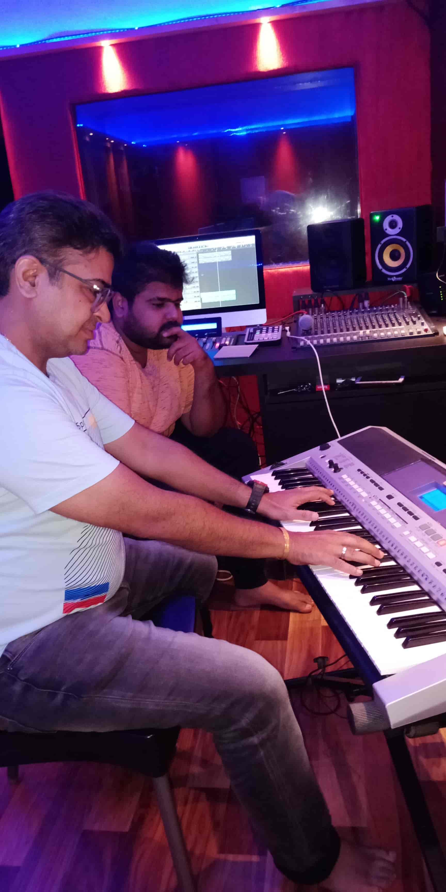 Top Music Classes For Saxophone in Malad West Best Saxophone Classes