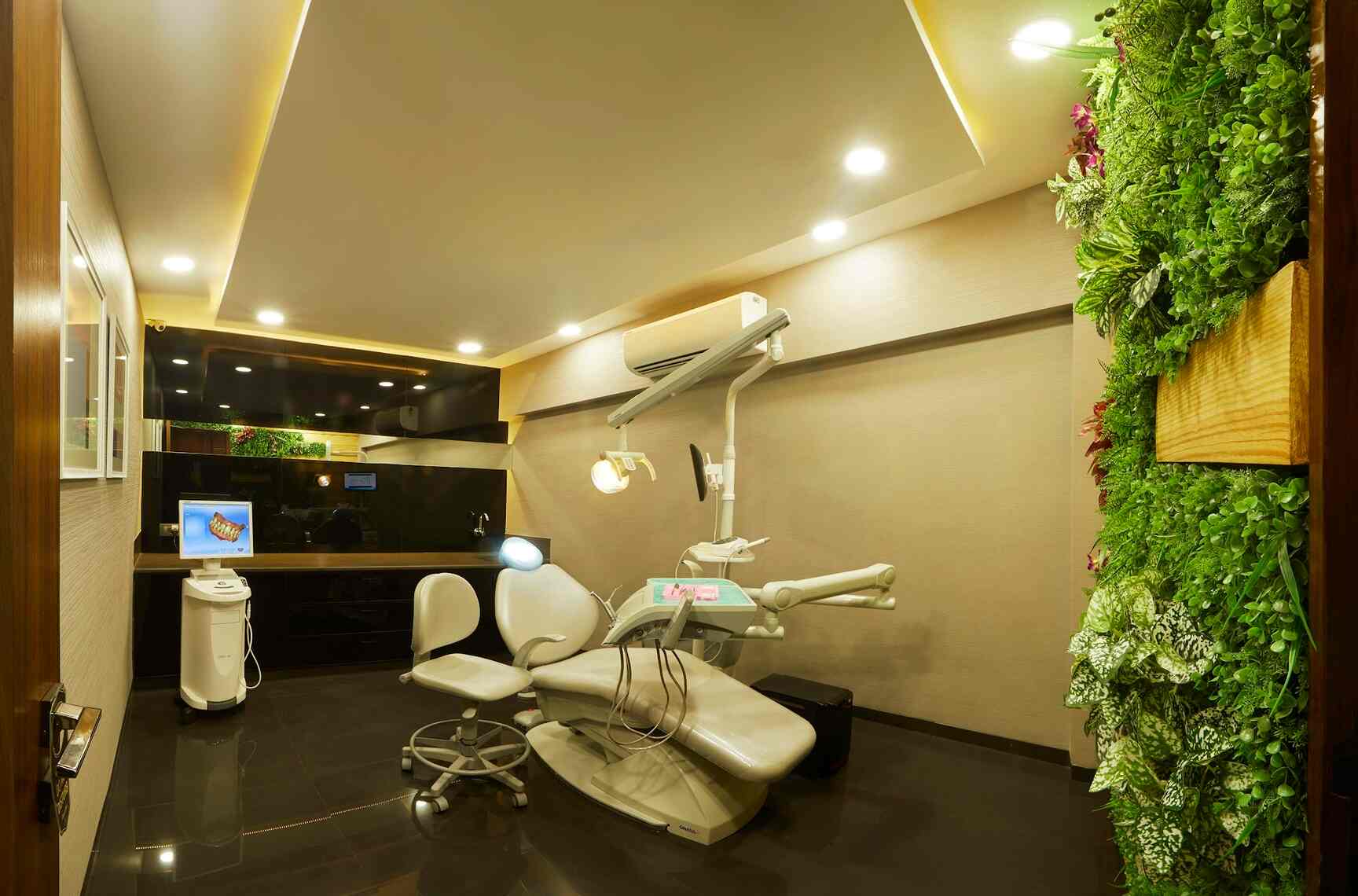 Dentzz Dental Care Centre in Bandra West,Mumbai Best Dental Surgeons