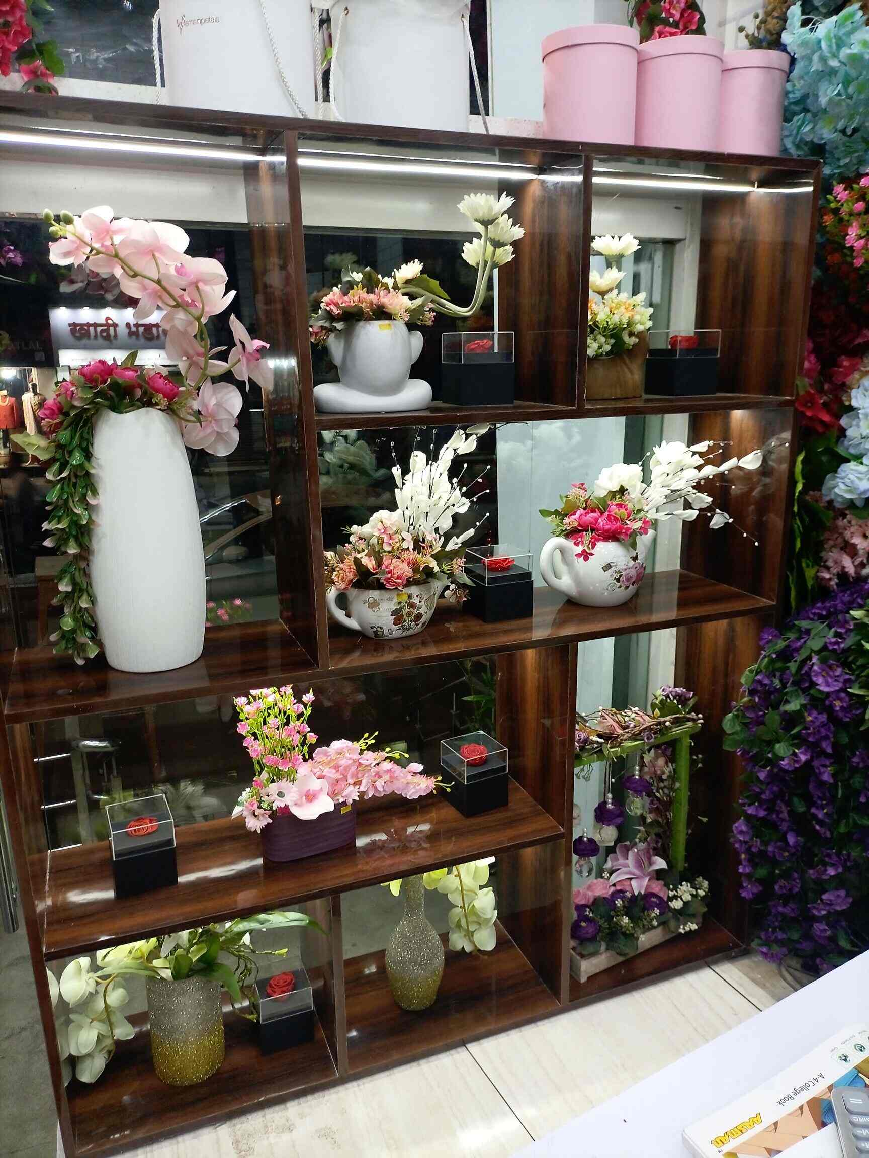 Top Ferns N Petals near Mary Immaculate Girls High SchoolSantacruz