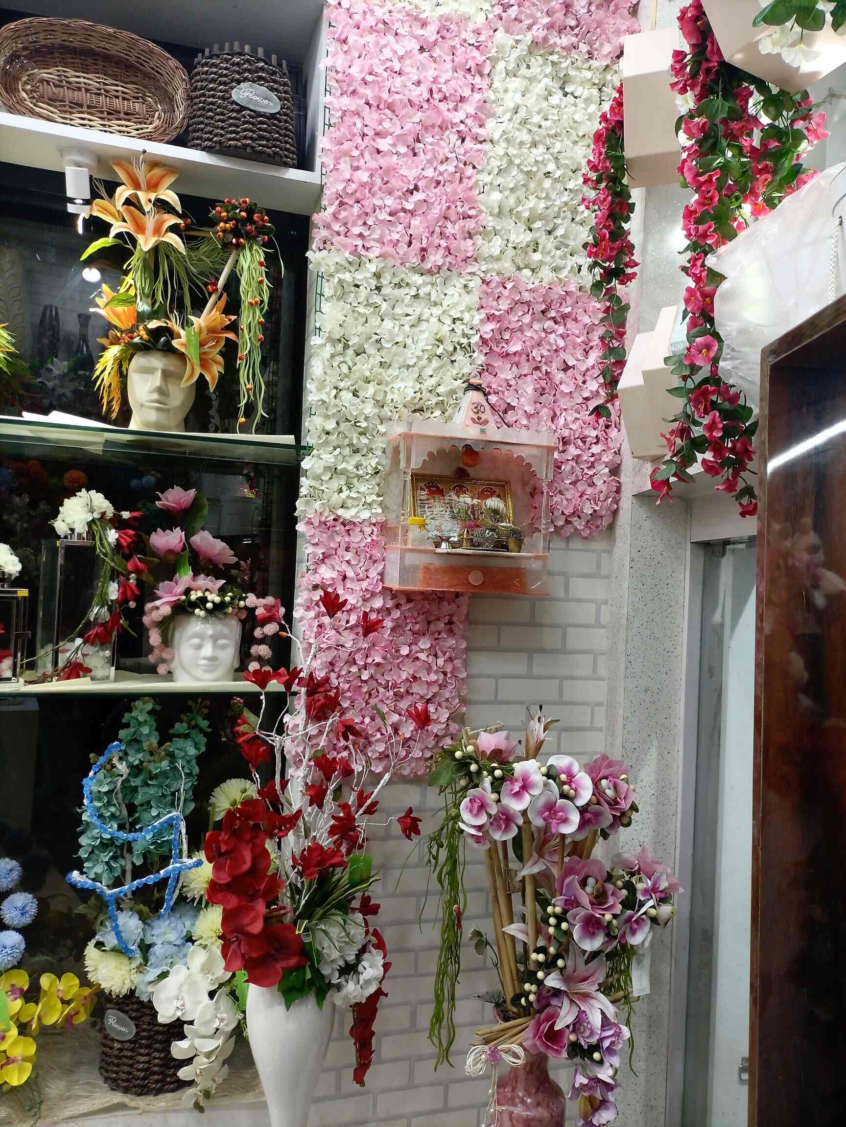 Top Ferns N Petals near Mary Immaculate Girls High SchoolSantacruz