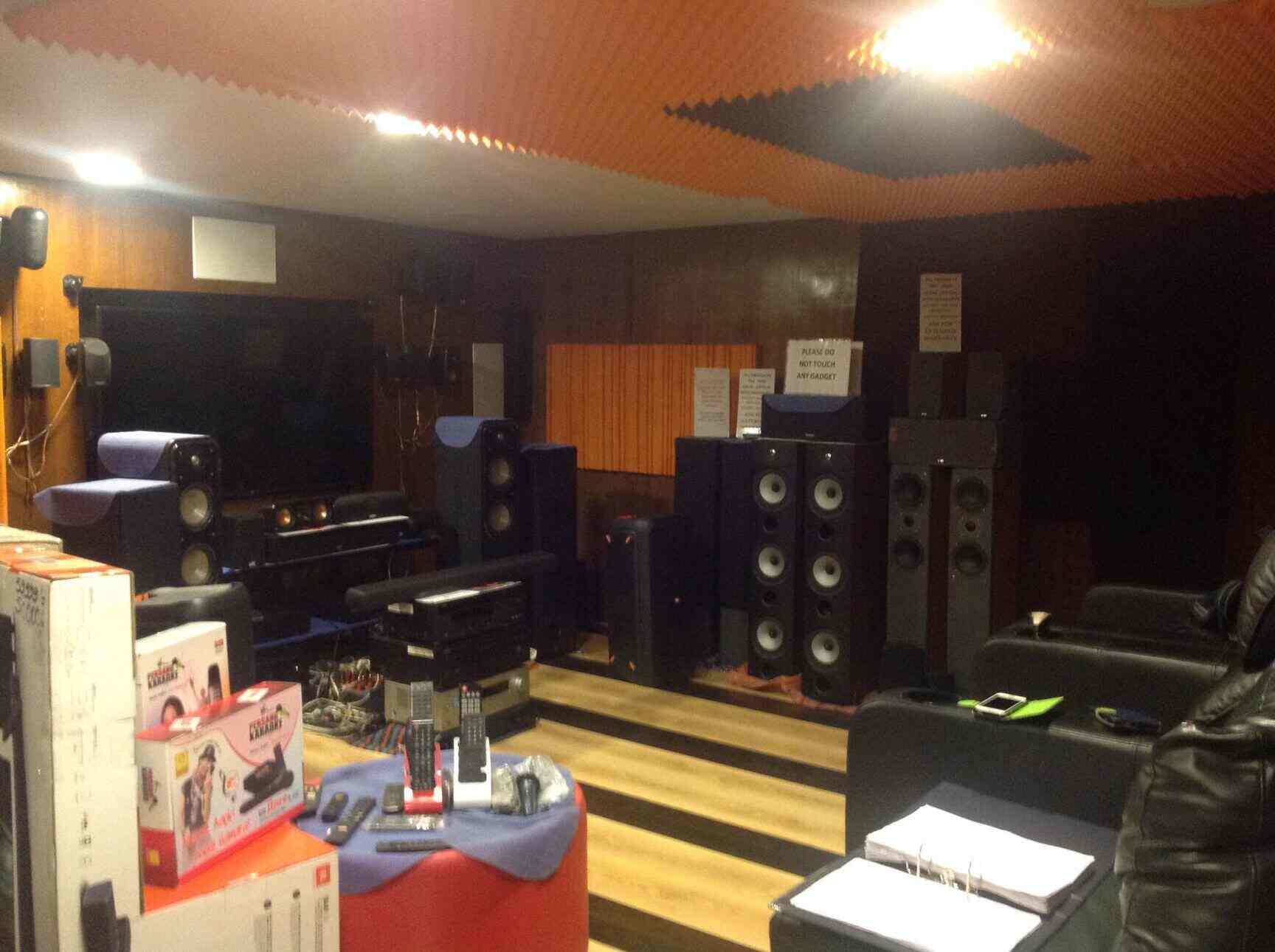 yamaha home theatre showroom