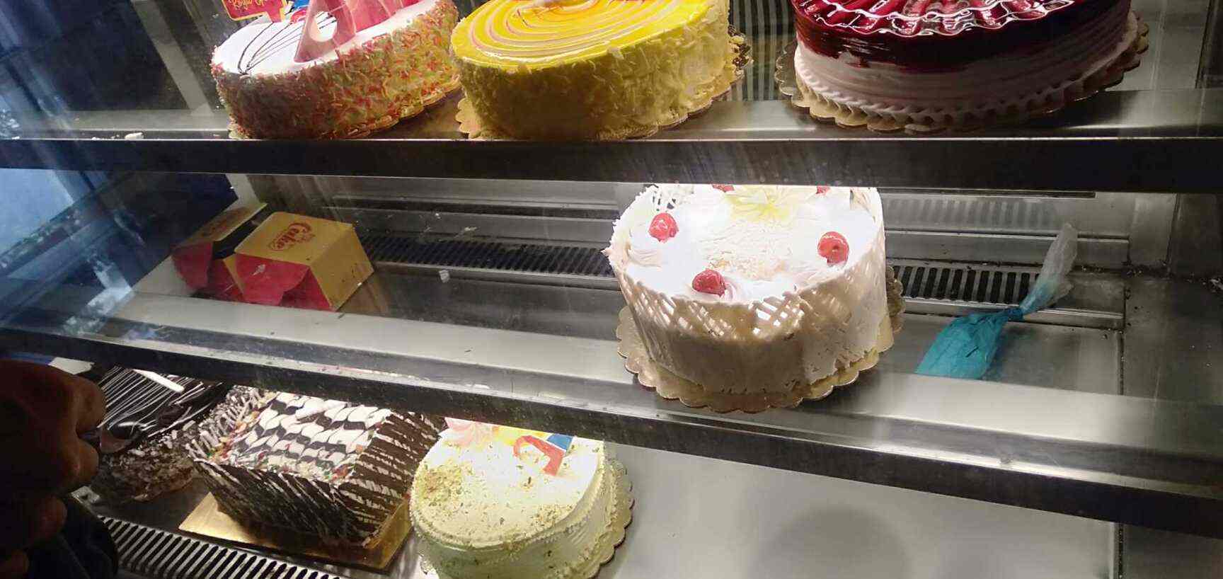 Find list of The Cake World in Sanpada Sector 17 The Cake World