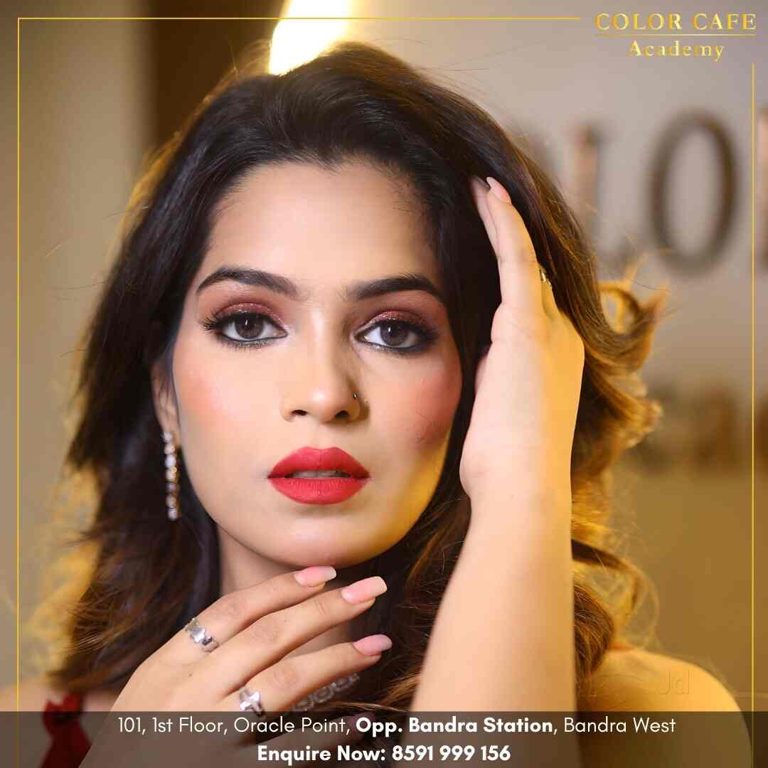 Color Cafe Academy in Bandra West,Mumbai Best Nail Art Training