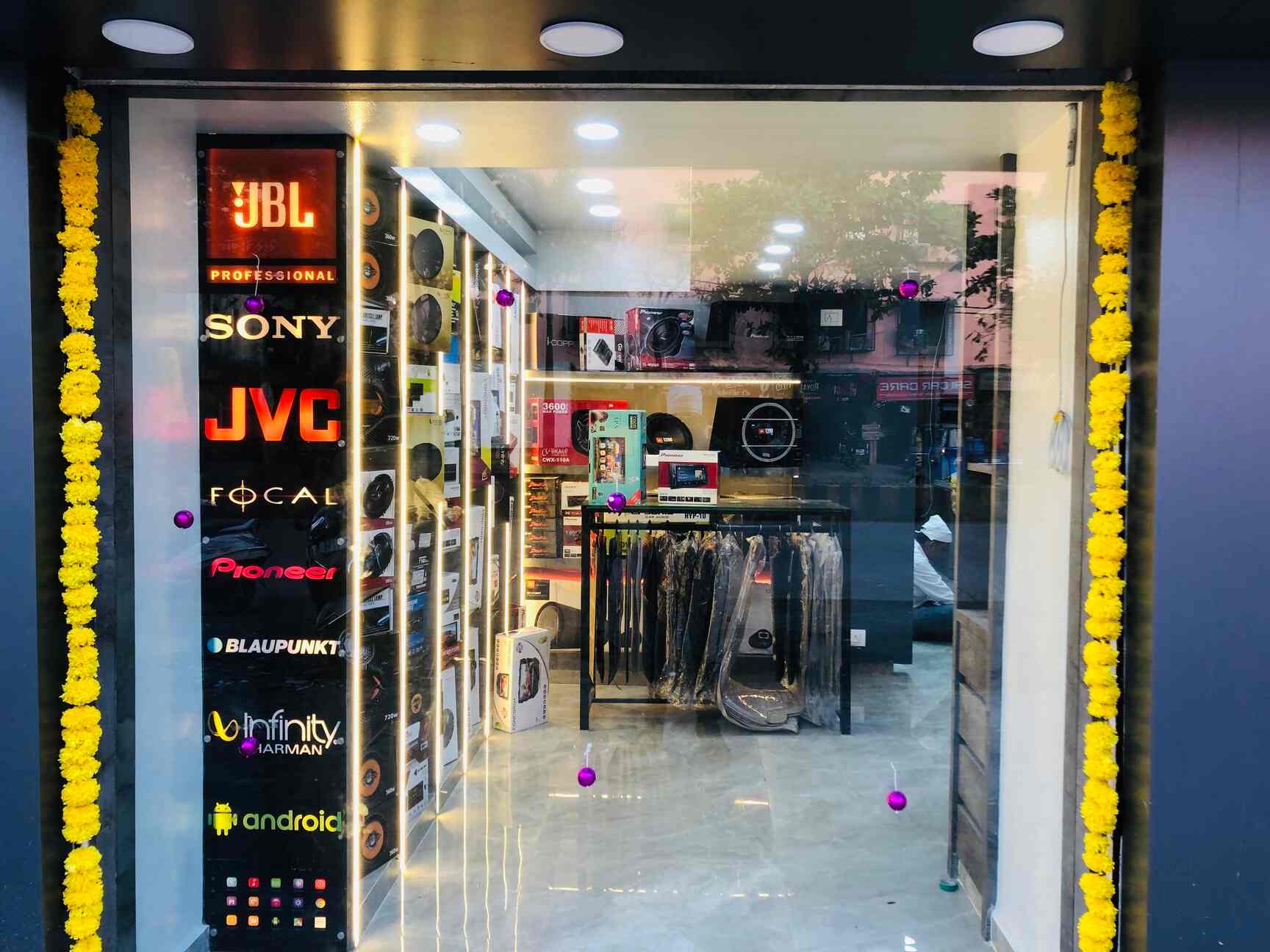 Sai Car Care in Ulhasnagar No 3,Mumbai Best ChevroletCar Accessory