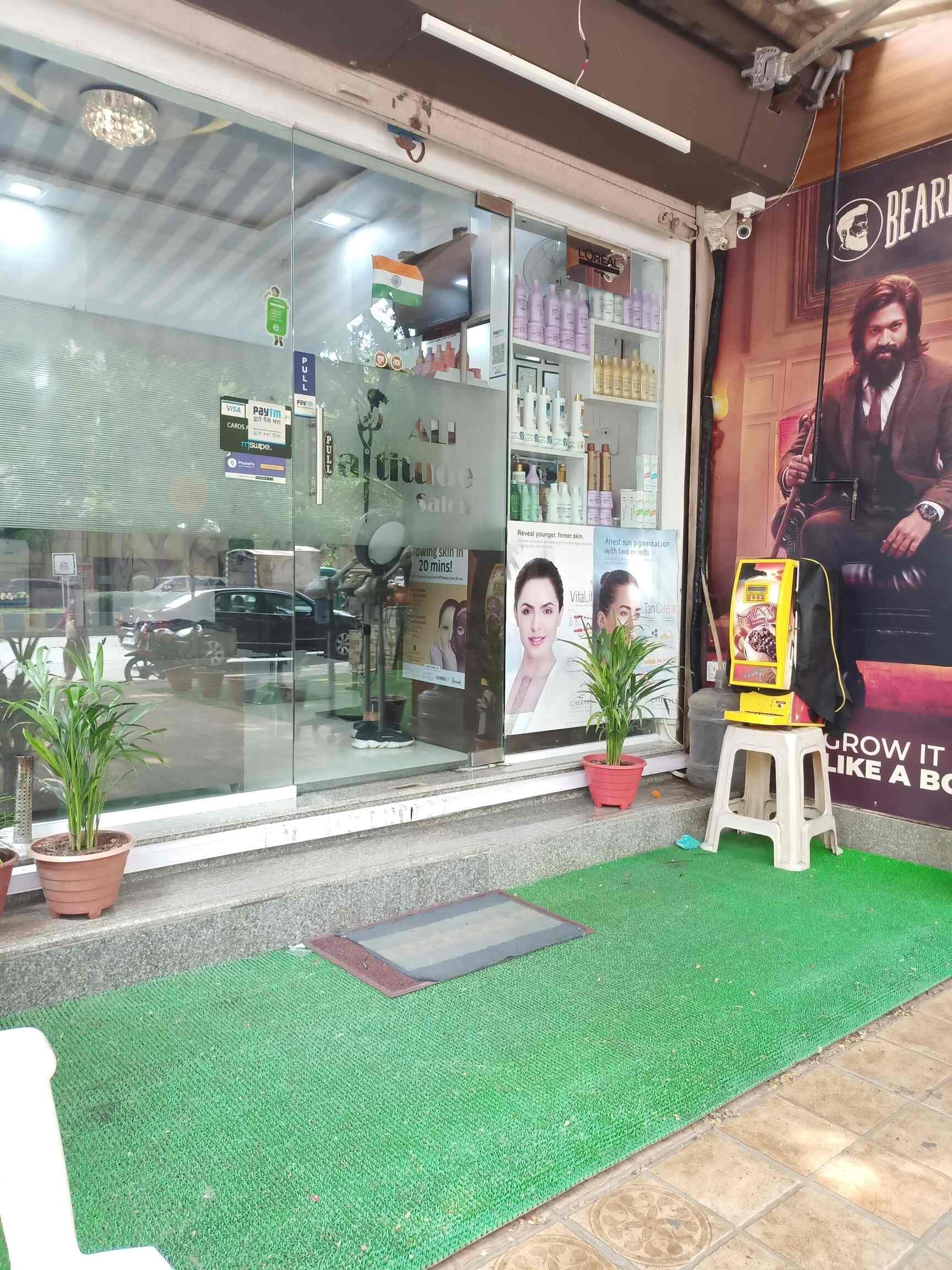 Attitude Unisex Salon in Kandivali West,Mumbai Best Beauty Parlours