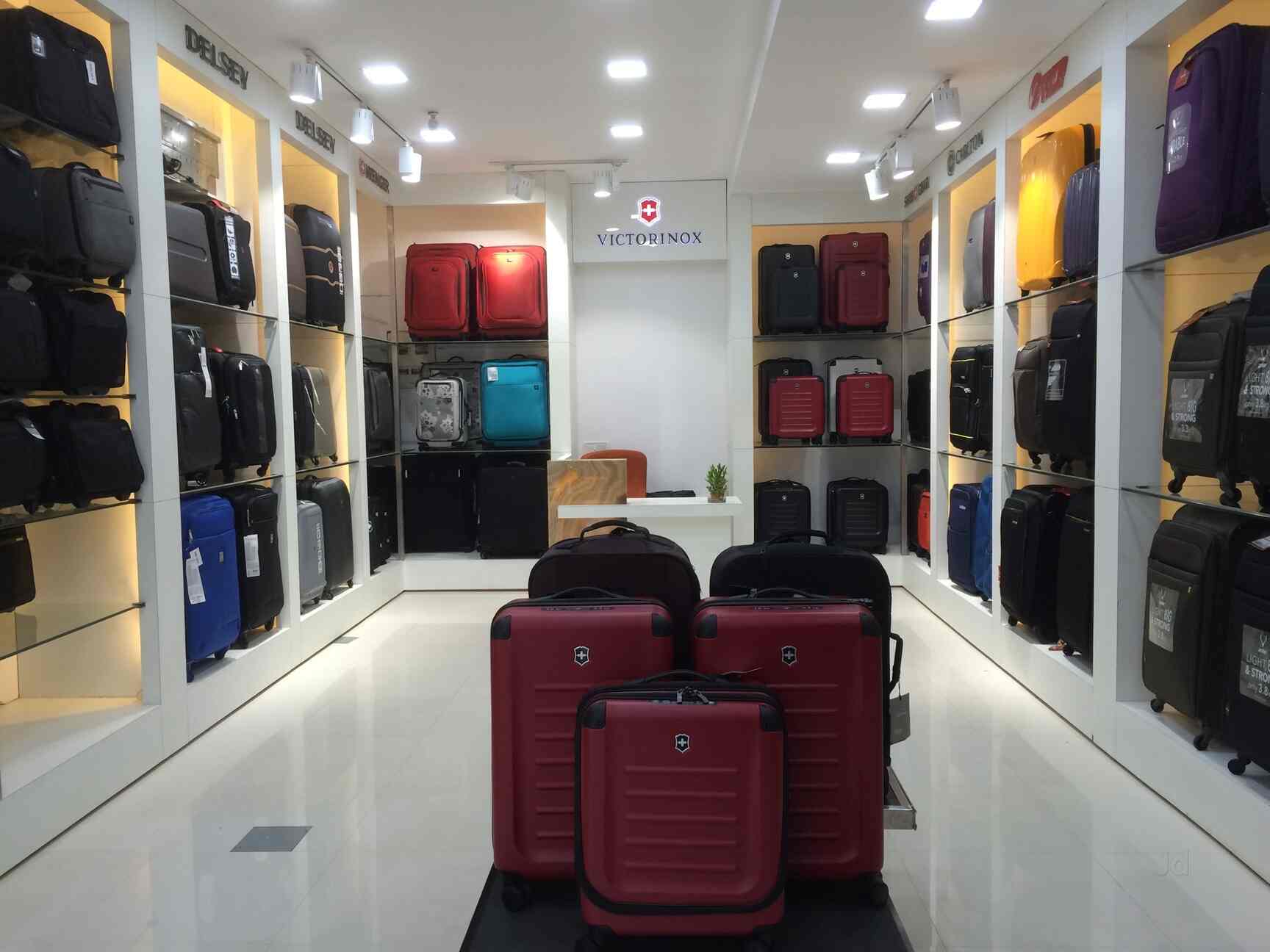 luggage world santacruz