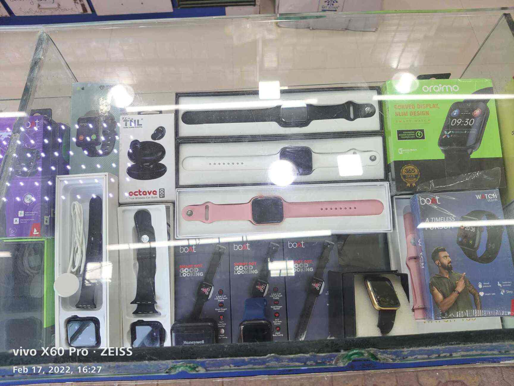 Mahalaxmi Mobiles & Spare Parts in Nalasopara East,Mumbai Best Apple