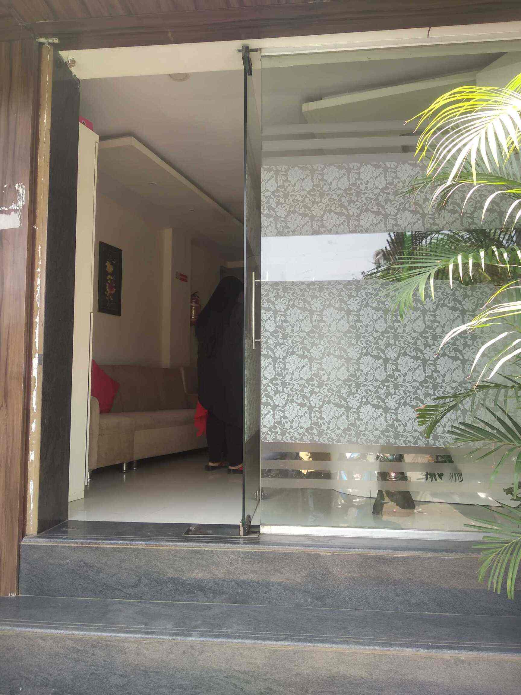 Hotel A One Suite Oyo 409 Andheri East Hotels In Mumbai Justdial