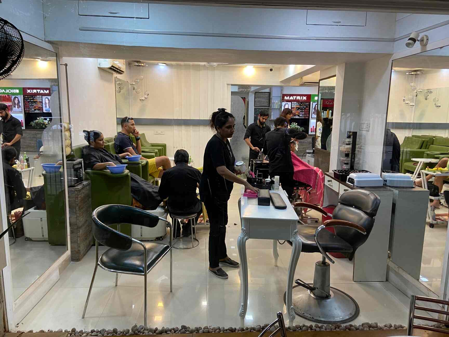 Rever Hair & Beauty Salon in Juhu,Mumbai Best Salons in Mumbai Justdial