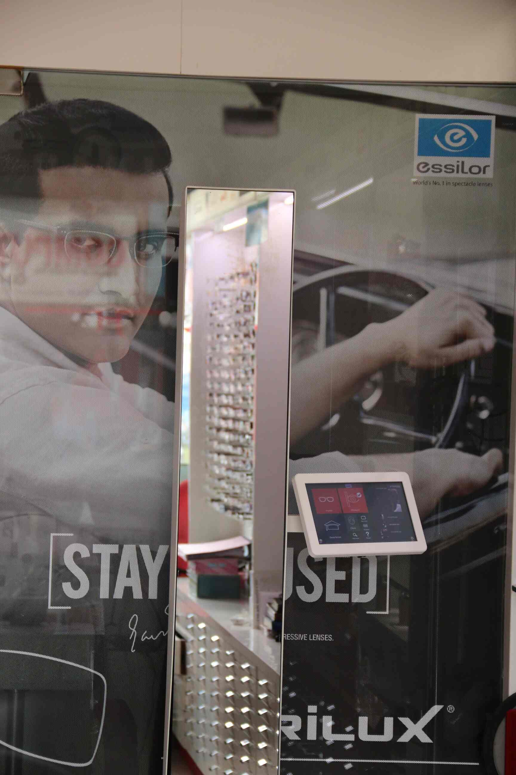 Hollywood Optical Gallery in Goregaon East,Mumbai Best Opticians in