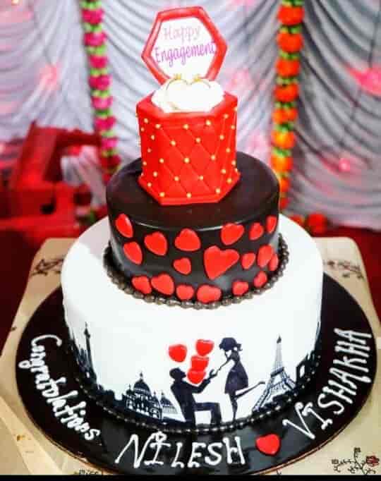 Share 80+ happy birthday vishakha cake images super hot in.daotaonec