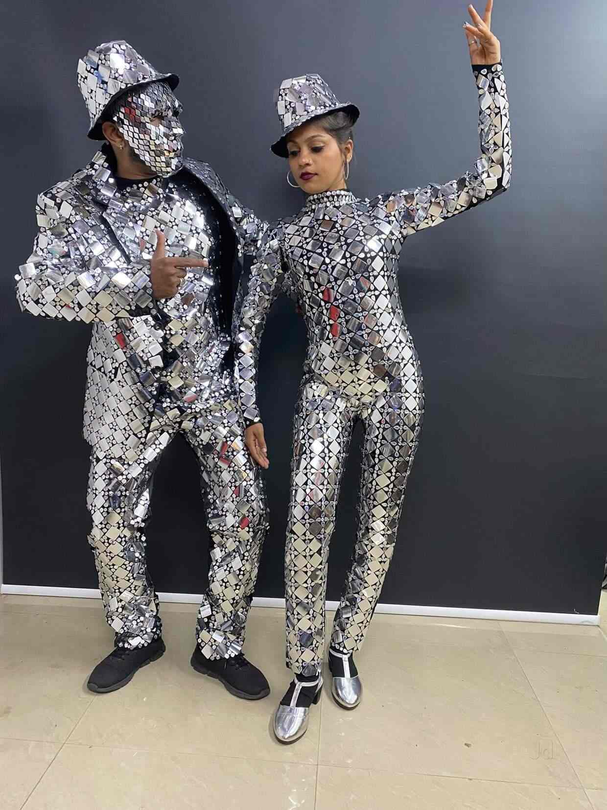 Top Garba Costumes On Rent in Malad Best Dandiya Costumes On Hire