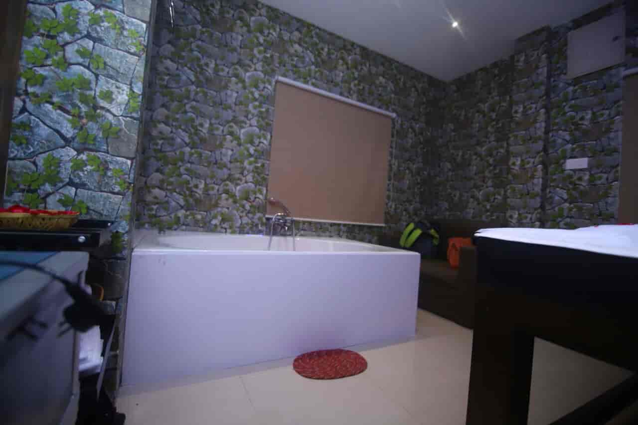 The Scissor's House Luxurious Salon & Spa in Dhantoli,Nagpur Best Beauty Salons in Nagpur