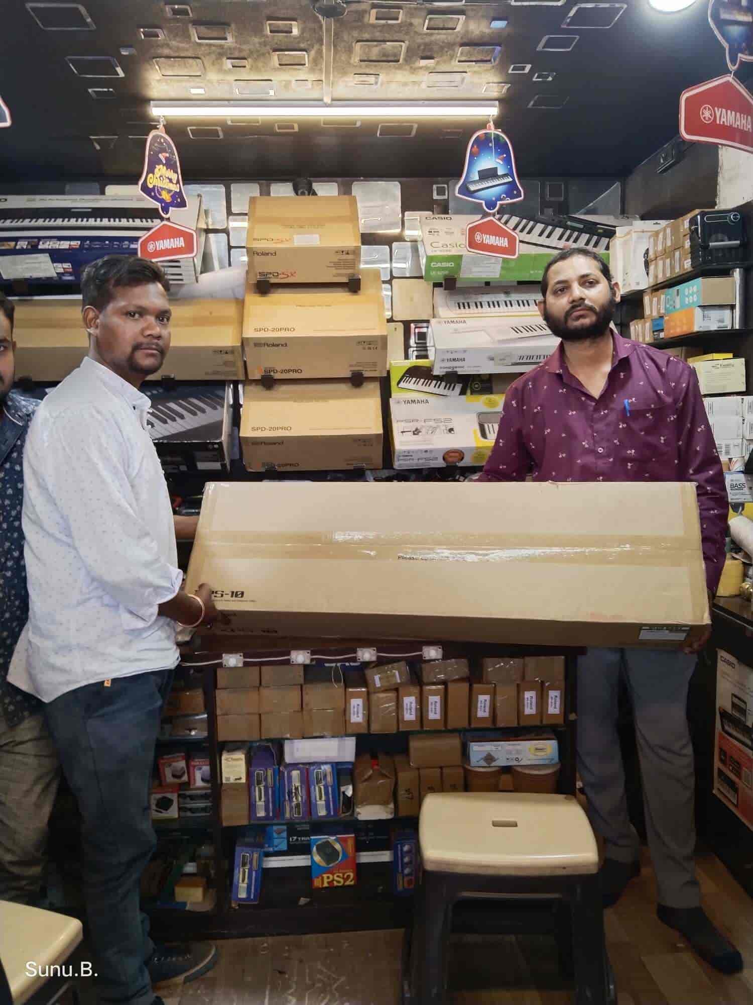 Musician's Point in Sakkardara,Nagpur Best Indian Musical Instrument