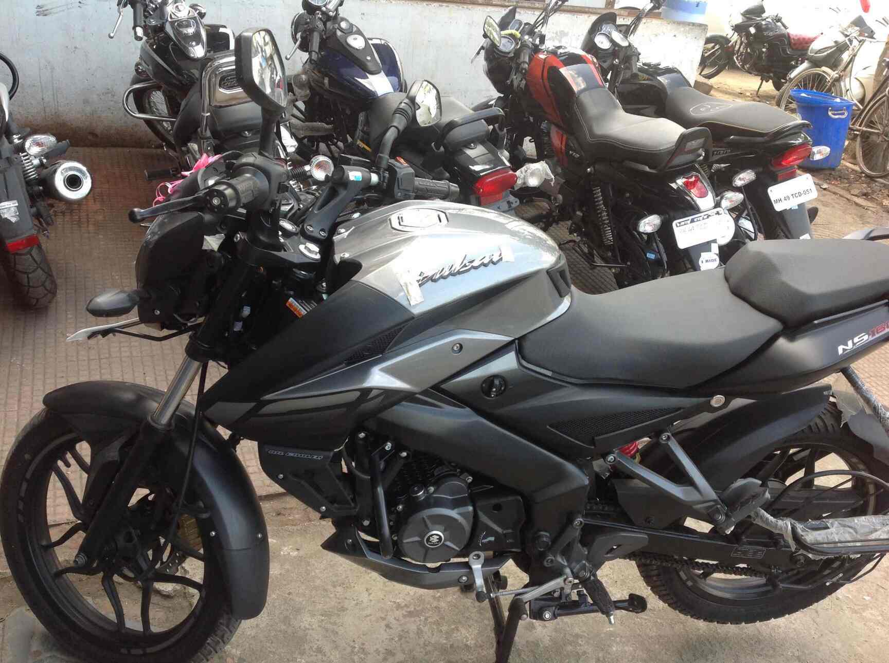 I Ride in Wardhaman Nagar,Nagpur Best BajajMotorcycle Dealers in