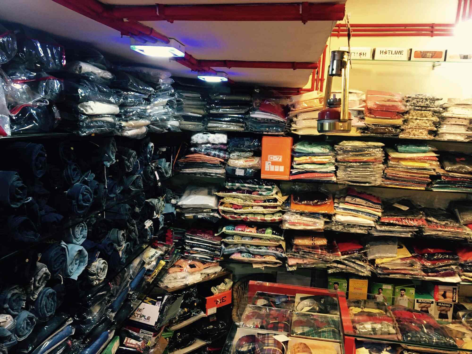 Fashion 11 Mens Ladies Kids Wear and Accessories in Mankapur,Nagpur