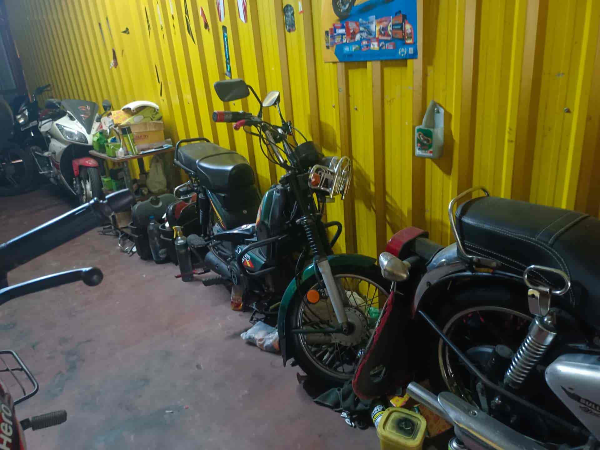 Ravi Two Wheelers in Arundalpet,Narasaraopet Best Motorcycle Dealers
