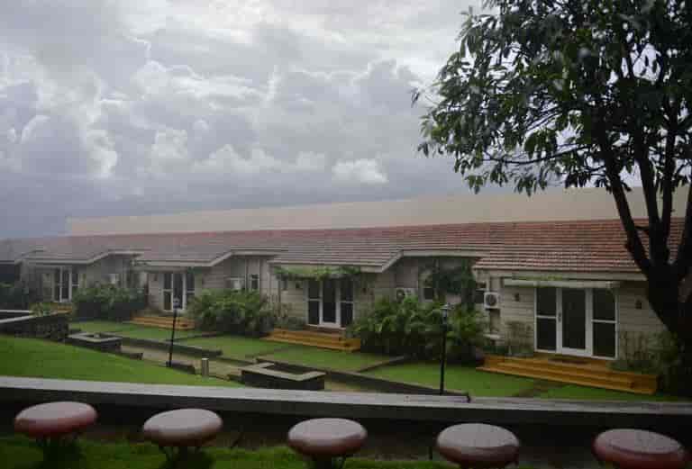 Download Villa Manas Resort Igatpuri Pictures