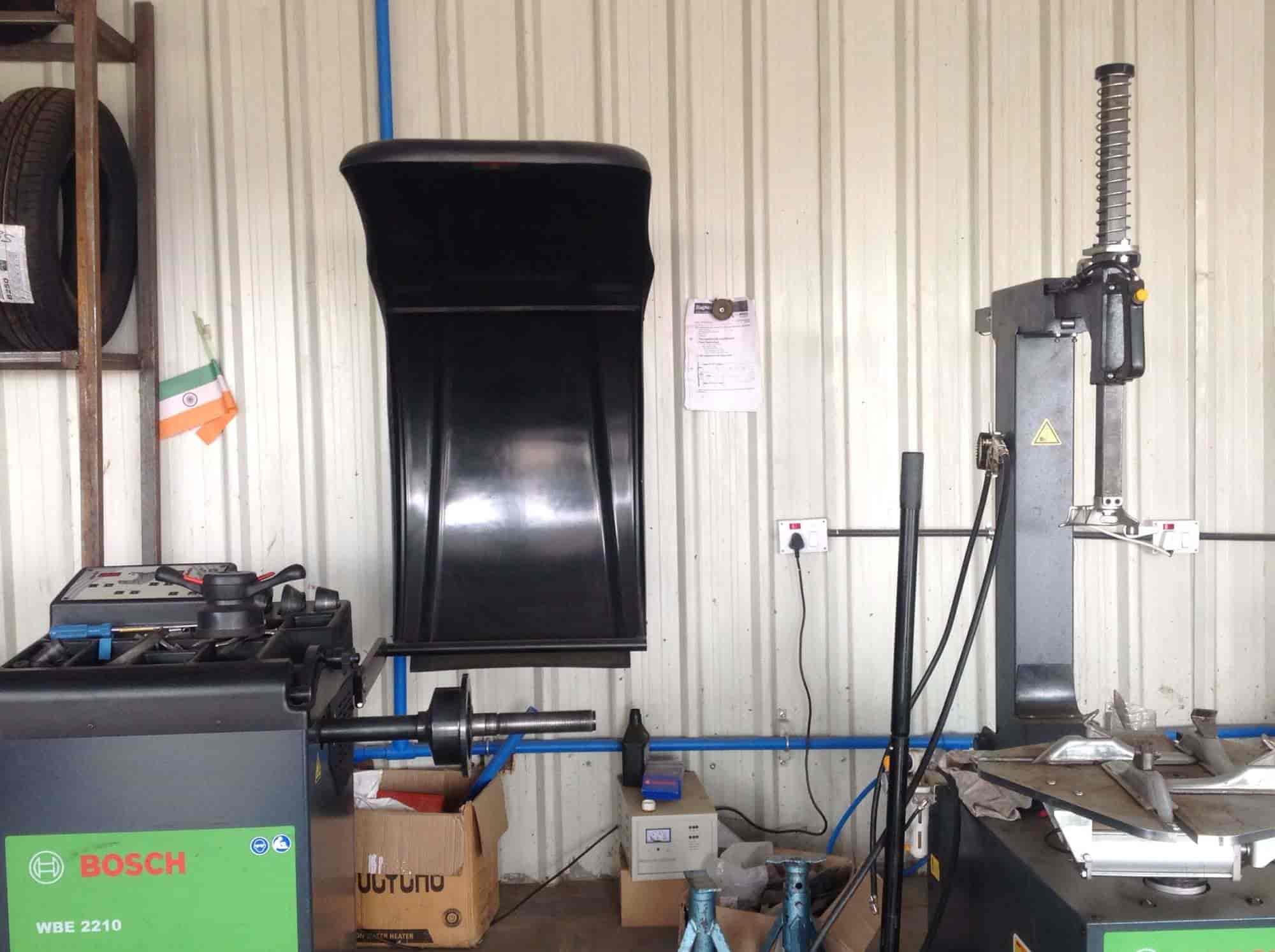 Dhanashree Tyres And Services in Trimbakeshwar,Nashik Best Car Tyre