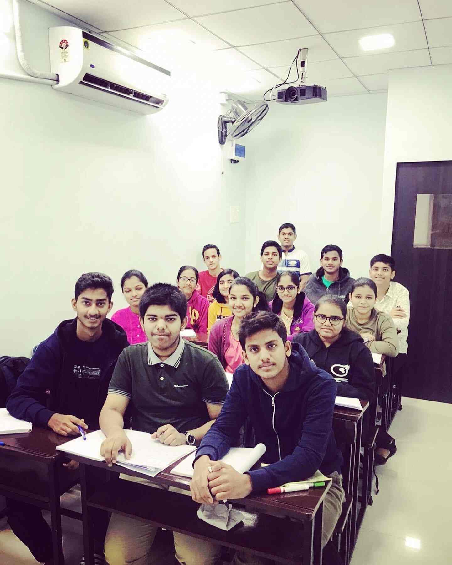Yashika Science Academy in nerul,Mumbai Best Tutorials in Mumbai