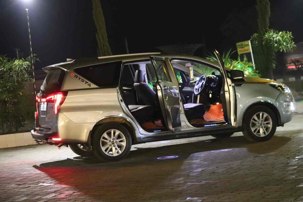 Top Toyota Innova Crysta Car Hire in Navsari Best Toyota Innova Cars